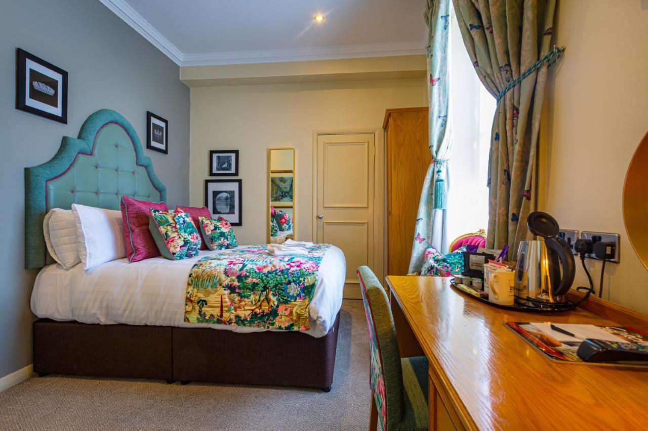 The Rutland Arms Hotel, Bakewell, Derbyshire Eksteriør billede