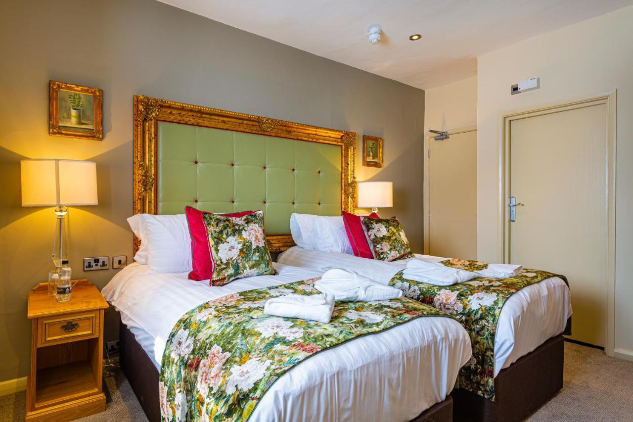 The Rutland Arms Hotel, Bakewell, Derbyshire Eksteriør billede