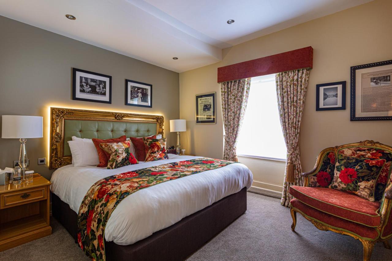 The Rutland Arms Hotel, Bakewell, Derbyshire Eksteriør billede
