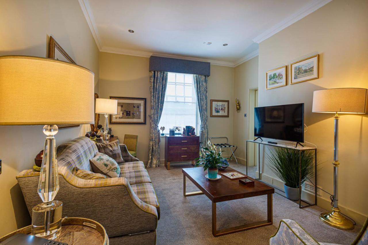 The Rutland Arms Hotel, Bakewell, Derbyshire Eksteriør billede